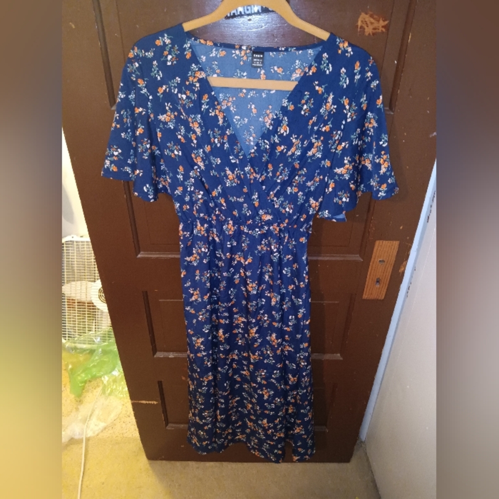 EUC SHEIN Women's Navy Blue Floral Flowy Sleeve Dress S